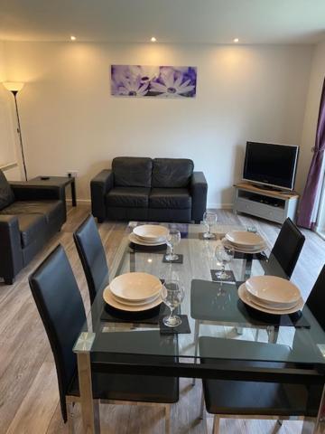 Doc Y Gogledd Apartment Ланели Екстериор снимка