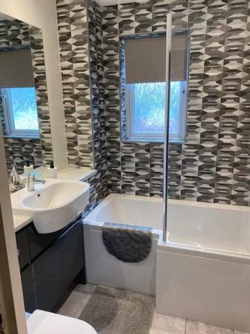 Doc Y Gogledd Apartment Ланели Екстериор снимка